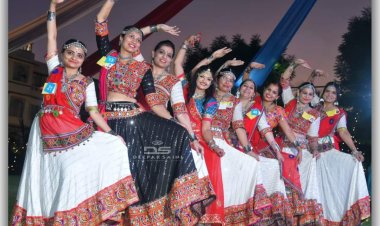 क्लब सदस्यों ने खेला डांडिया