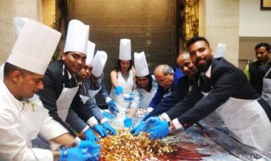 लीजर इन ग्रैंड चाणक्य होटल में हुई केक मिक्सिंग सेरेमनी