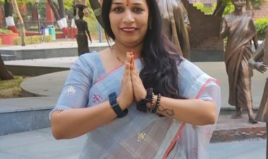 रंगों को सुख, सौभाग्य और समृद्धि का प्रतीक माना जाता है। वहीं शास्त्रों में मान्यता है कि राशि के अनुसार अगर रंगों का चुनाव किया जाय तो आपकी किस्मत को चमकने से कोई नहीं रोक सकता- Acharya Prerna A Jain 