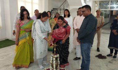 सामूहिक कला प्रदर्शनी शुरू