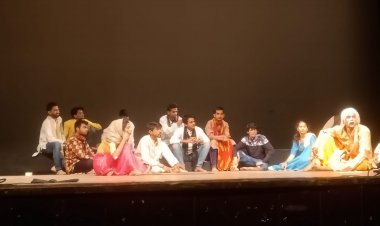 नाटक "दिव्य दृष्टि" का मंचन