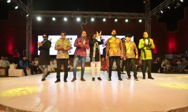 खादी फैशन शो में हुआ राजस्थान की परम्परागत खादी में किए गए नवाचारों का प्रदर्शन