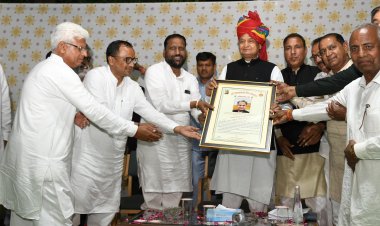 मुख्यमंत्री से मिला विश्वकर्मा समाज का प्रतिनिधिमंडल