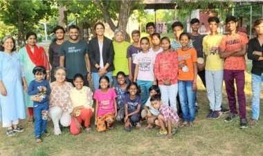 बस्ती के बच्चों के साथ बनाई शॉर्ट फिल्म्स