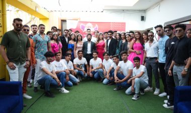 मिस्टर एन्ड मिस पिंकसिटी सीजन 7 के जयपुर ऑडिशन: वाइट एन्ड ब्लू ड्रेस कॉम्बिनेशन में मॉडल्स का लुक के साथ साथ आईक्यू हुआ टेस्ट