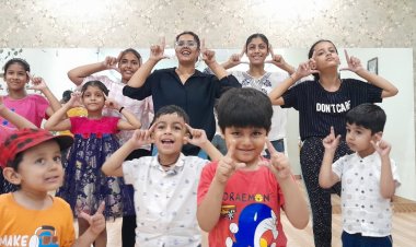 वर्कशॉप  में बच्चों को सिखाया इंडियन-वेस्टर्न डांस