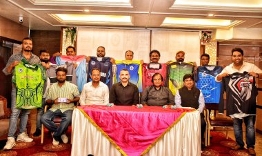 जयपुर में 12 टीमें लगाएंगी चौके-छक्के