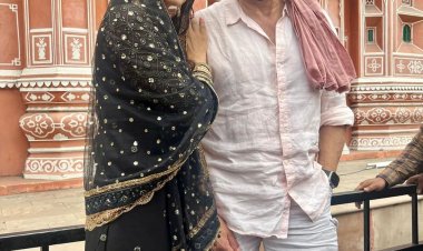 जयपुर के फैन्स हुए बेकाबू, हवामहल पहुँचे तारा सकीना