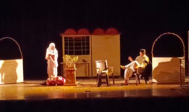 नाटक ने दर्शाया इंसानियत और मजहब के अंतर्द्वंद को