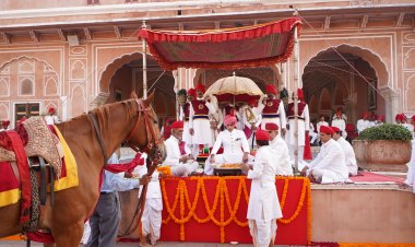 Sawai Padmanabh Singh: विजयादशमी के अवसर पर सवाई पद्मनाभ सिंह ने की पारंपरिक पूजा-अर्चना