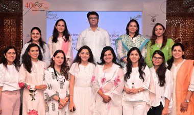 Ficci flo: सफेद थीम बेस्ड ड्रेसेज में लेडीज ने लिया सेशन में हिस्सा