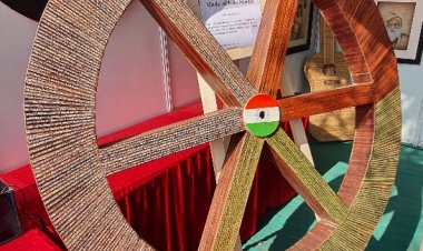 Jaipur Art Festival: चक्र में उकेरे देश के शहीदों के नाम, मोदी जैकेट भी बनी आकर्षण का केन्द्र