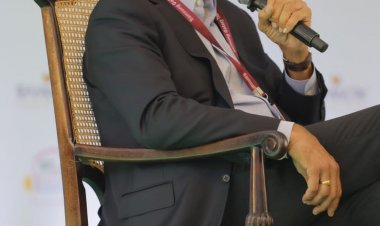 Jaipur Literature Festival:पूर्व गवर्नर रघुराम राजन ने आज जयपुर लिटरेचर फ़ेस्टिवल में कहा कि विपक्ष में बोलने पर आज जेल में डाला जा रहा है, ईडी का दुरुपयोग कर लोगों को डराया जा रहा है, यह आलोकतांत्रिक है, इससे देश कमजोर होता है