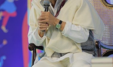 jaipur literature festival: एक किताब काफ़ी नहीं है गुलज़ार की ज़िंदगी लिखने के लिए