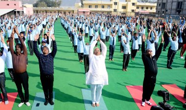 Surya Namaskar program: सूर्य नमस्कार के अभ्यास से शरीर एवं मन स्वस्थ रहता है- दिलावर