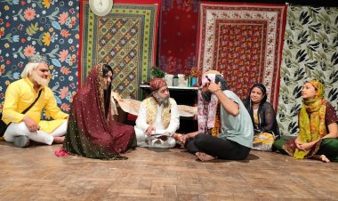 Comedy Theater Drama Kunvare Abba Ka Nikah: कॉमेडी थिएटर ड्रामा कुंवारे अब्बा का निकाह का मंचन