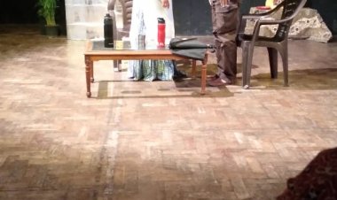 नाटक 40 प्लस में दिखा बढ़ती उम्र से रास्तों पर प्रभाव