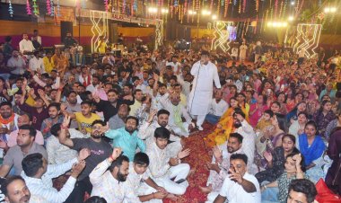 बाबा श्याम की अखंड ज्योत, पुष्प वर्षा और छप्पन भोग की झांकी सजाई