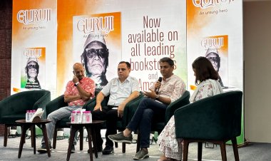 World Book Day: पुस्तक दिवस पर 'गुरुजी: एक गुमनाम हीरो' पुस्तक का विमोचन किया