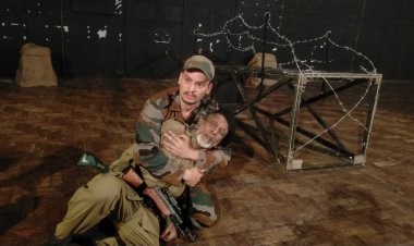 Natak prahari: युद्ध में केवल इंसानियत की होती है हार