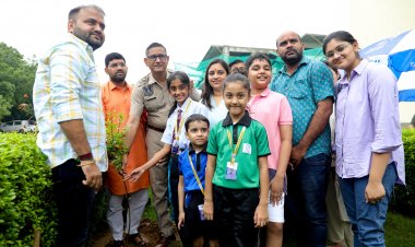 Anushree Foundations : अनुश्री फाउंडेशन की अनोखी पहल, लगाए गुलमोहर, अमलतास, जामुन सहित 500 से अधिक देशी प्रजाति के पेड़