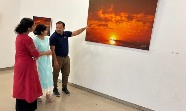 कैमरे में कैद किया सूर्याेदय का सौन्दर्य, फिर कैनवास पर उतार दिया पेन्टिंग की तरह