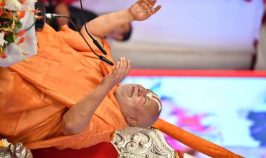 रामभद्राचार्य महाराज ने कहा, रामचरितमानस जैसी रामकथा मैंने कहीं नहीं देखी