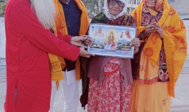 तीर्थयात्रियों का किया अभिनंदन