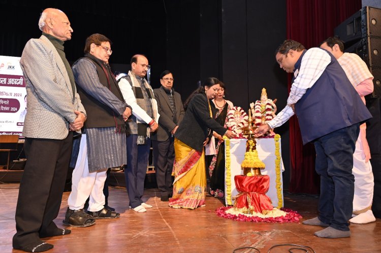 स्वर माधुरी के मेगाफाइनल राउंड में देश की 36 प्रतिभाएं नवाजी गईं "स्वर शिरोमणि अवार्ड" से