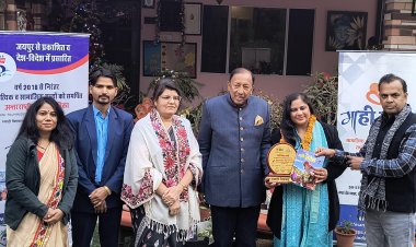 "काव्य-कलम" में कलाकारों की मनमोहक प्रस्तुति