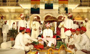 सिटी पैलेस में  हुआ पारम्परिक ‘होलिका दहन’ 