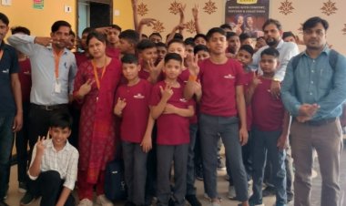 शेल्टर होम में रहने वाले बच्चों को देखी  छावा फिल्म