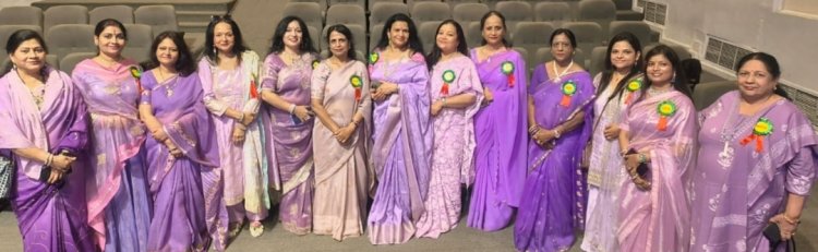 लेवेंडर परिधान में सजी स्वर वीरांगनाएं, गूंजी जीत की सरगम