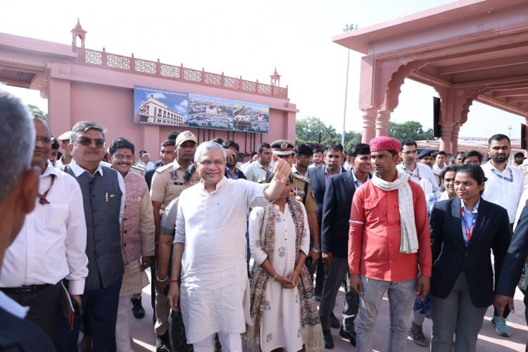 वंदे भारत शेड का उद्घाटन और स्टेशनों के पुनर्विकास कार्यों का निरीक्षण