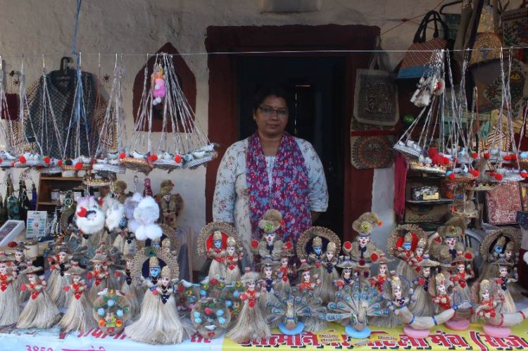 दीपावली की रौनक से सजा 28वां लोकरंग हस्तशिल्प मेला