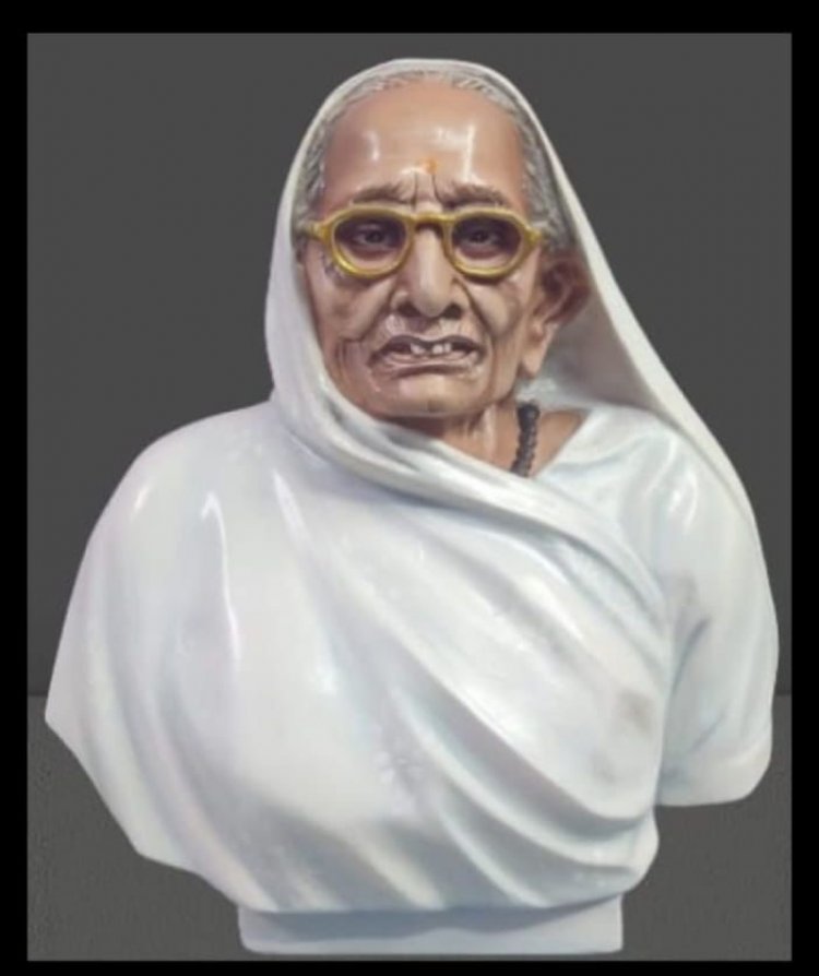 जयपुर के मूर्तिकार रामअवतार शर्मा ने बनाई  प्रधानमंत्री नरेंद्र मोदी की माताजी हीराबेन की प्रतिमा