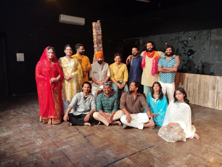 सामाजिक जागरूकता का संदेश लेकर रवींद्र मंच पर गूंजा नाटक ‘किसका कसूर’