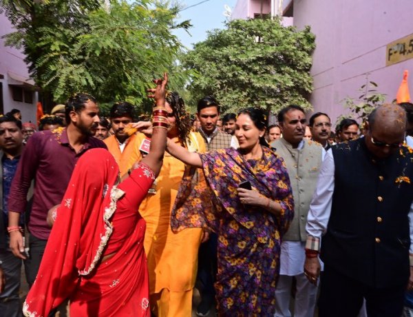 Nomadic Caste Employment Fair: उपमुख्यमंत्री दिया कुमारी ने किया संसाधनों का वितरण, आत्मनिर्भरता को बताया प्राथमिक लक्ष्य