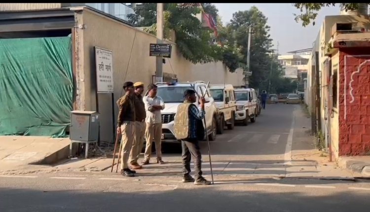 जयपुर के सिविल लाइंस इलाके  में लेपर्ड का आतंक: स्कूल में घुसा, हाई-सिक्योरिटी जोन में हड़कंप