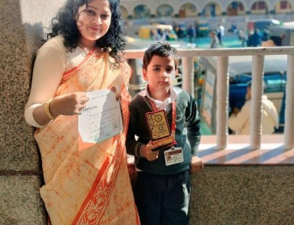 रचनात्मकता की उड़ान: संभित माथुर को क्ले मॉडलिंग में मिला सम्मान