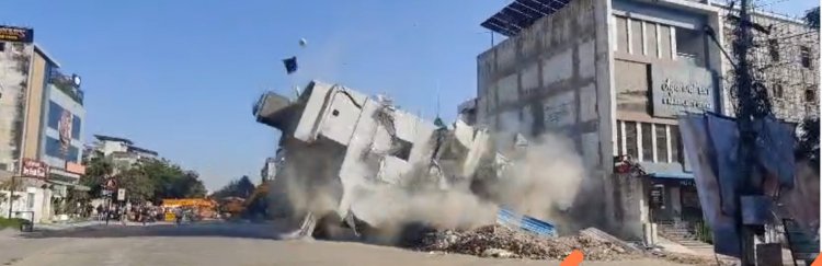 मालवीय नगर में पांच मंजिला निर्माणाधीन इमारत का नियंत्रित ध्वस्तीकरण