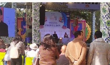 आविष्कार जुगाड़ नहीं होता. रचना की आत्मा मनुष्य के भीतर धड़कती है — प्रसून जोशी