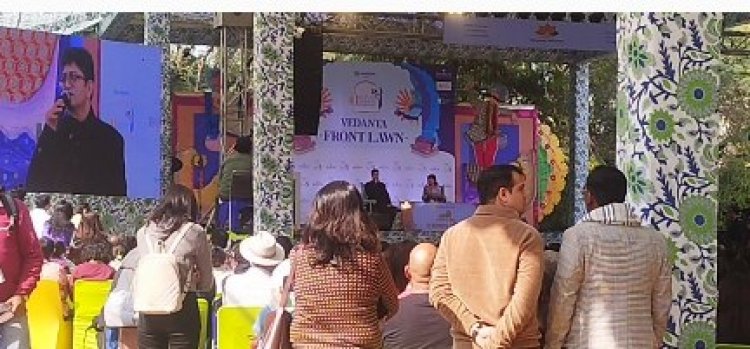 आविष्कार जुगाड़ नहीं होता. रचना की आत्मा मनुष्य के भीतर धड़कती है — प्रसून जोशी