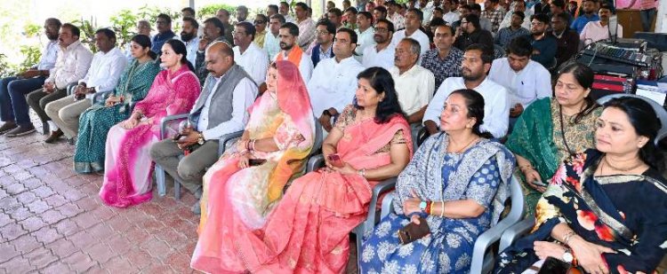 मन की बात का 131वां एपिसोड प्रेरणादायक: उपमुख्यमंत्री दिया कुमारी ने कार्यकर्ताओं संग सुना कार्यक्रम