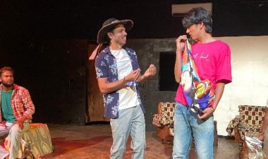 नायिका के फरार होने से मचा हड़कंप, फिर भी ठहाकों से गूंजा ‘पर्दा उठने से पहले’