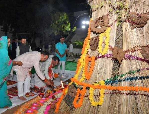 मुख्यमंत्री निवास पर पारंपरिक होलिका दहन: Bhajanlal Sharma ने की प्रदेश की सुख-समृद्धि की कामना