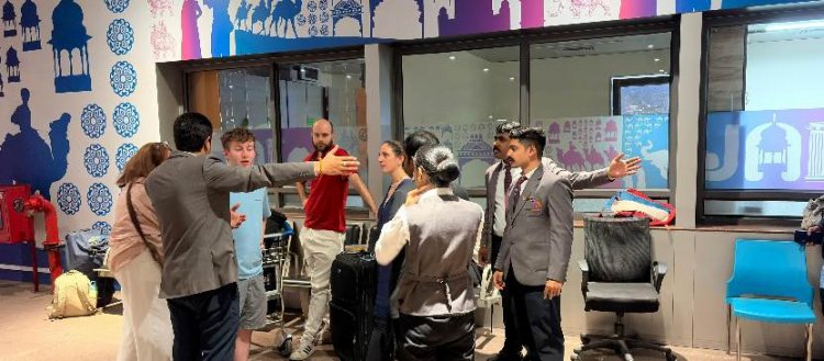 Gulf Flights Update: ईरान–इजरायल तनाव का असर: जयपुर से दुबई-शारजाह की कई फ्लाइट्स रद्द, यात्रियों को भारी परेशानी