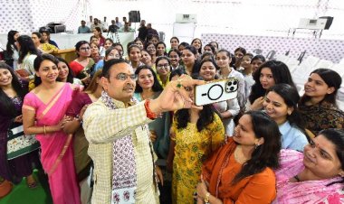 “आधी आबादी, पूरा अधिकार”: नारी शक्ति के दम पर विकसित भारत का नया संकल्प