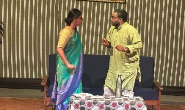 जेकेके में ‘जैसा तुम कहो’ का प्रभावशाली मंचन, हँसी के बीच उभरी अकेलेपन की गहरी पीड़ा